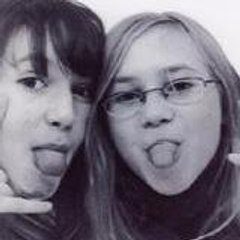 Apolline et Célia