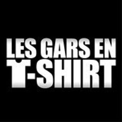 Les gars en T-shirt