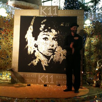 Speed-painter glue and glitter Raivard