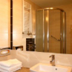 AMRAH GLASS & ALUMINIUM