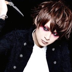 L✩