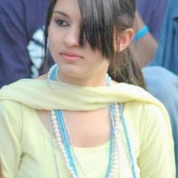 MOON STUDIO LAYYAH