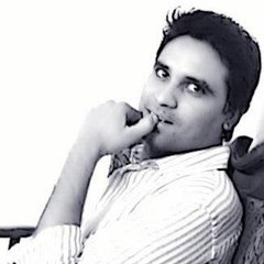 Muna Khan