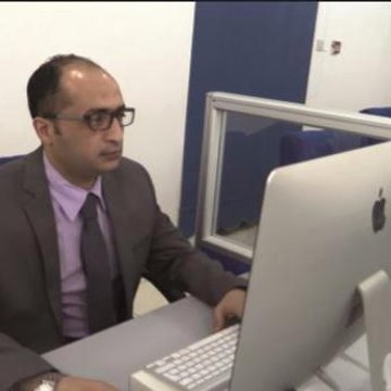 مخرج وصحفي
