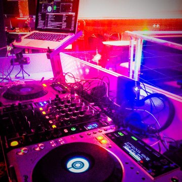 DJ CED