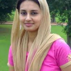 Emna Ayachi 31