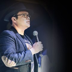Franco Escamilla Online