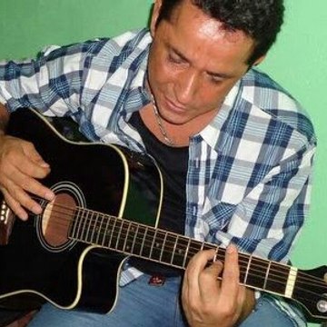 Cantor ADRIANO DE PAULA