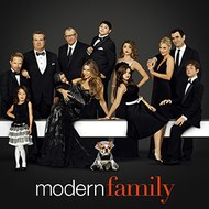 Modern Family *Season 9* Online