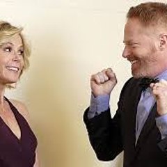 Modern Family Season 10 Episode 4 - Torn Between
