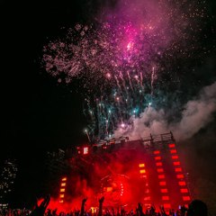 R Lyricstan