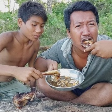 San Myint Tun - Food Vlogger