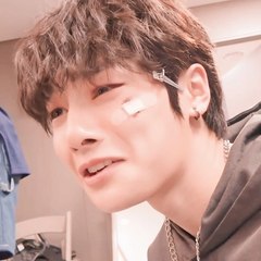 MOON SKZ