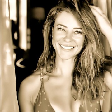 Central de Fãs We Love Paolla Oliveira Oficial