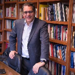 FUGAS (Luis Leonel León)