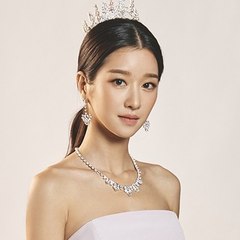 여자 잠자는 숲속의 강하윤 공주님 19살