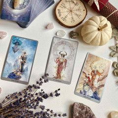 TAROT AND CRYSTALS