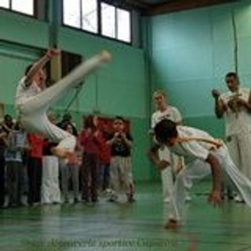 Da Terra Senzala Capoeira.