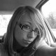 Jenny , Jen pour les intimes (a)