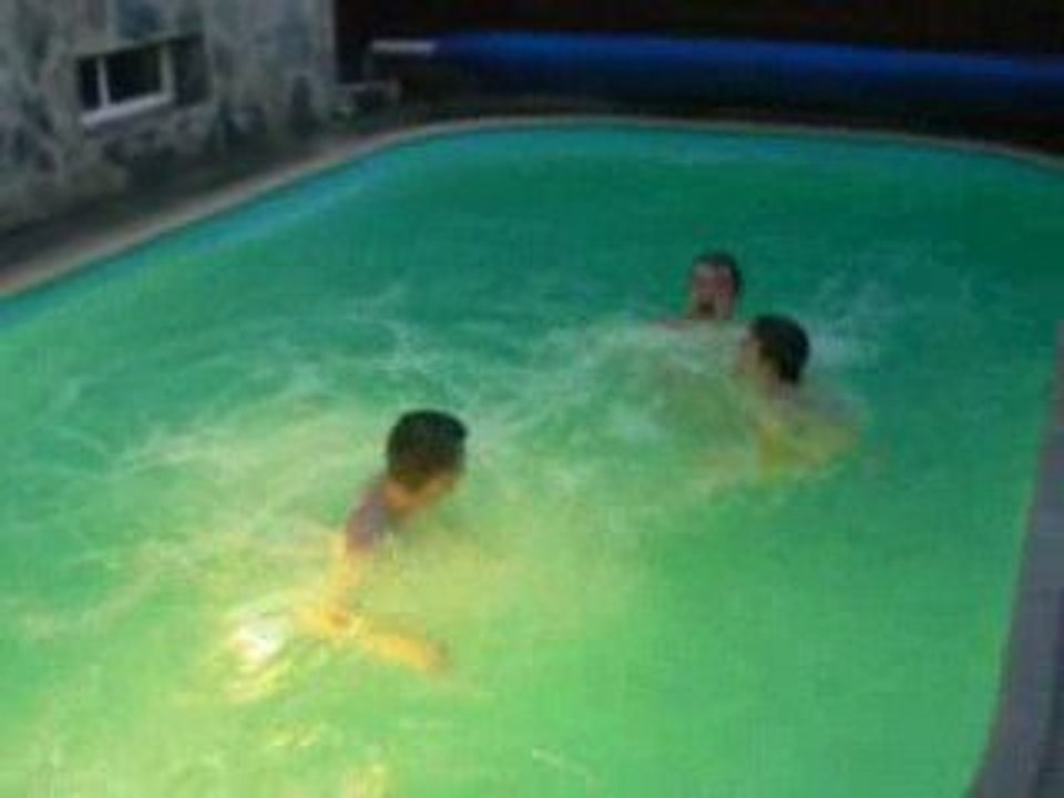 piscine chez Alex lors de sa bombe