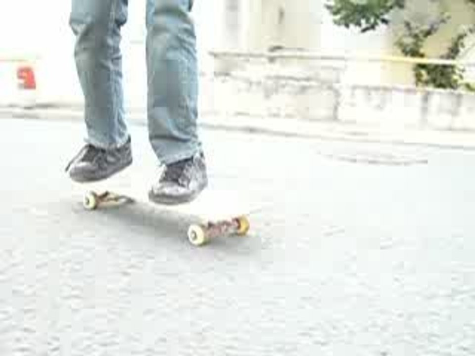 felix en hospital flip / to flip to pop shove-it raté ^^