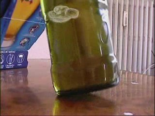 SS 27 - Manu sort avec sa bière l'ouvre et l'aper