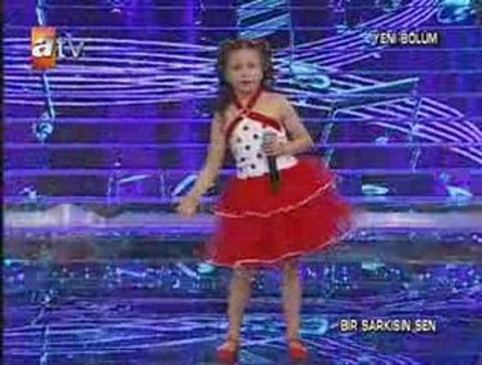 Berna Karagozoglu-ElleriniCekip Benden( Bir Sarkisin Sen )