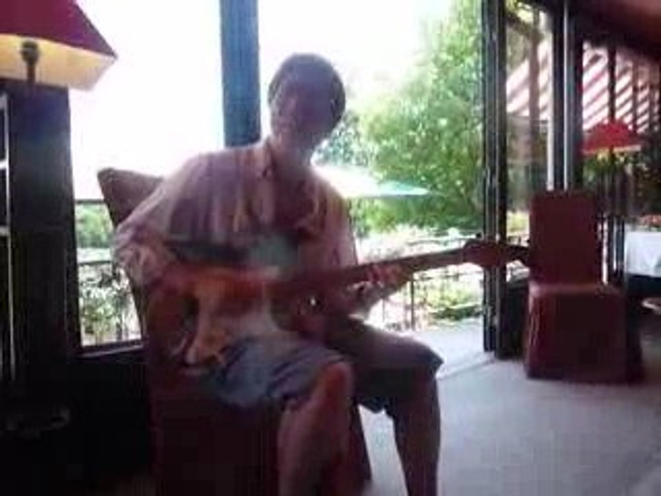 Hank Marvin plays on Jean-Pierre Danel's Lady Rose 54' Strat