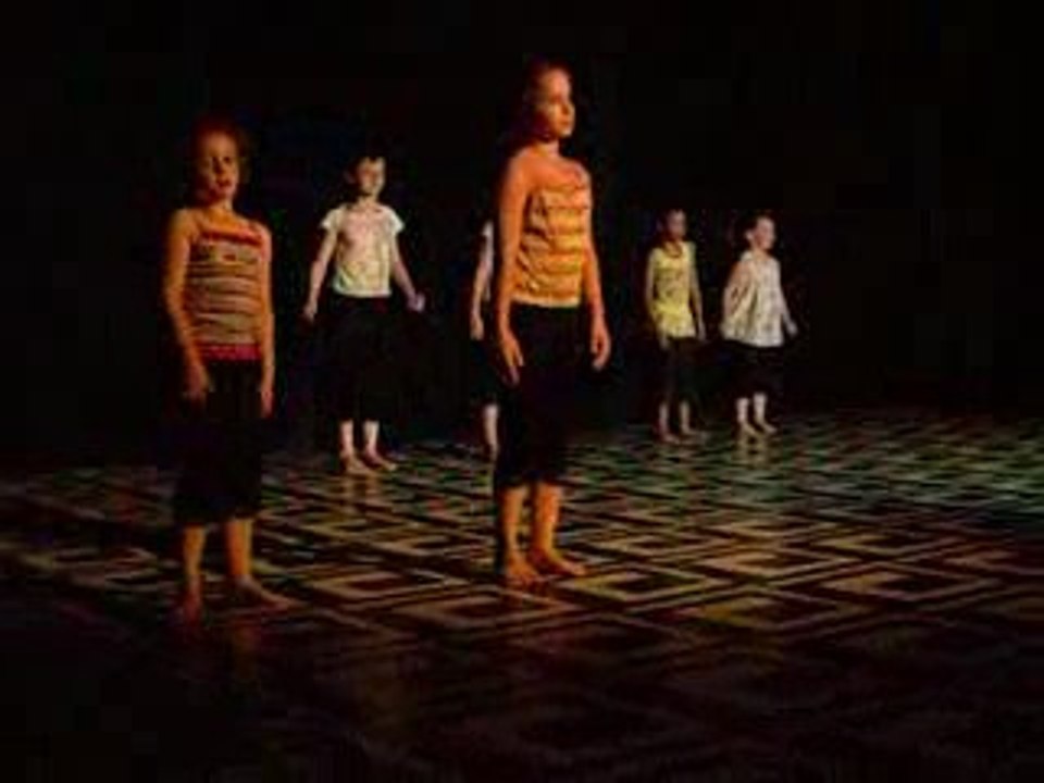 spectacle de danse de Miya - 2ème danse - part.1