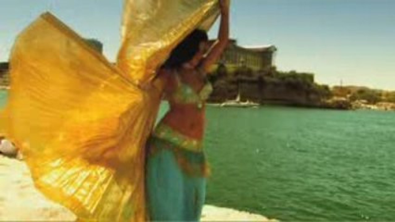 BIENTÔT SUR VOS ECRANS, LE CLIP HELLA DECALE BONUS