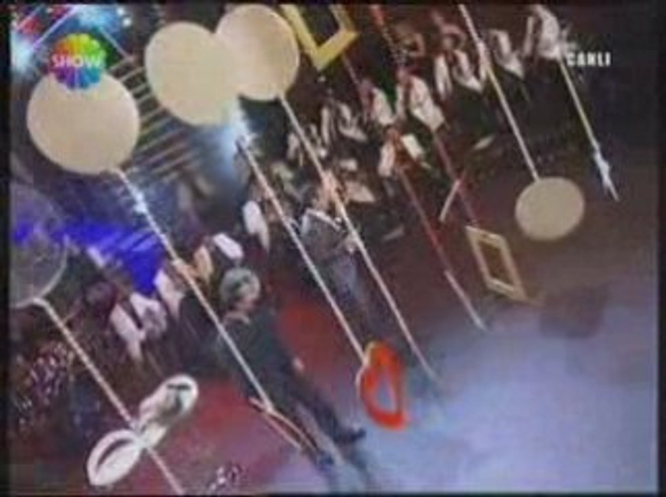 İbrahim TATLISES Yalnızım