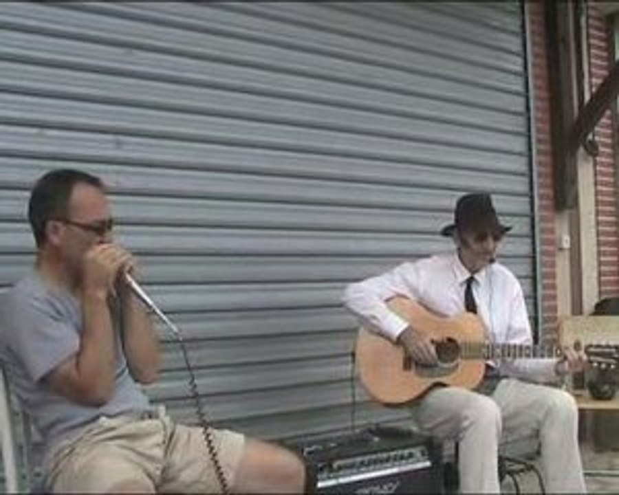 Hey, Hey - Big Bill Broonzy and mystery harmonica player