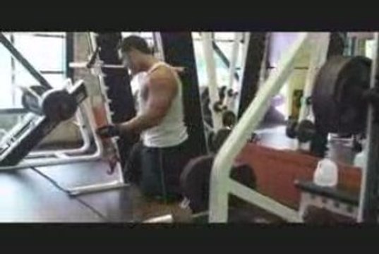 Micah LaCerte Supersetting Squats to Leg Press