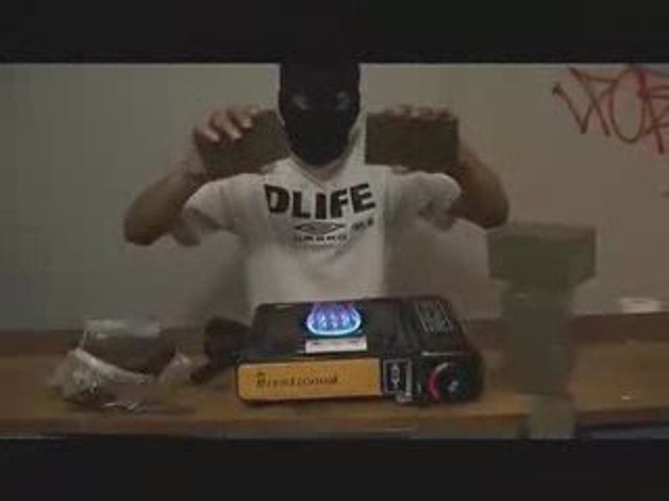 CLIP LARSEN FT  TEUCHILAND  teuchiland rapghetto lourds!!!!