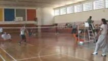 Şalvarlı Badminton Tek Erkekler Müsabakasından bir görüntü