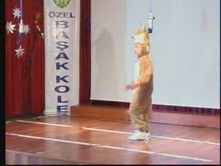 KIRMIZI BASLIKLI KIZ