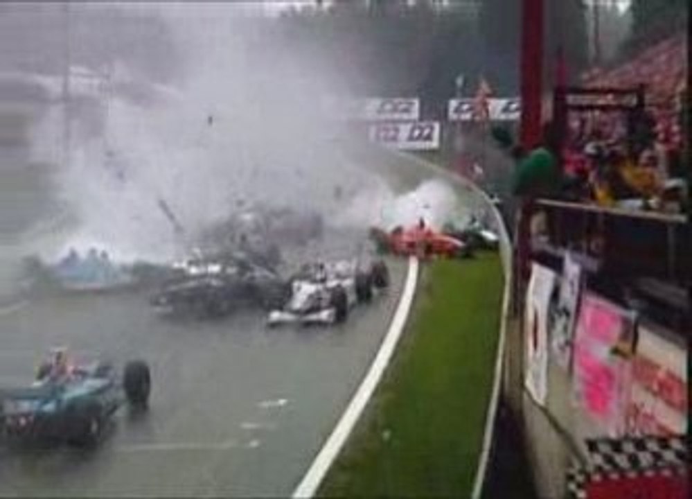 Incredibile groviglio in F1
