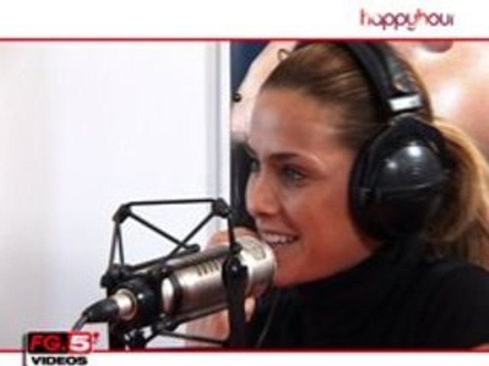 CLARA MORGANE EN INTERVIEW CHEZ  RADIO FG