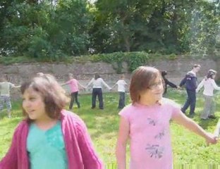 Boursies : les écoliers, avant le théâtre de Cambrai