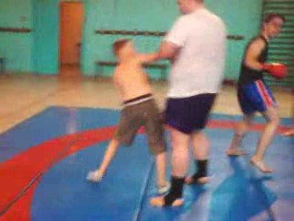 Enzo en visite au Boxe Thai Club de Raismes !!!!!!!!!!!