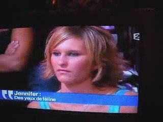 REAL !REPTILIAN GIRL ON FRENCH TV (freaky)