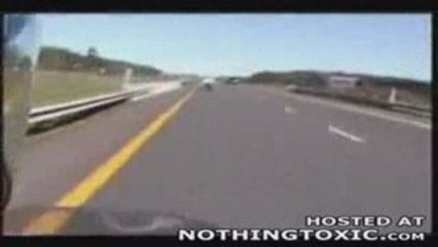 Crash moto, attention ca fait mal