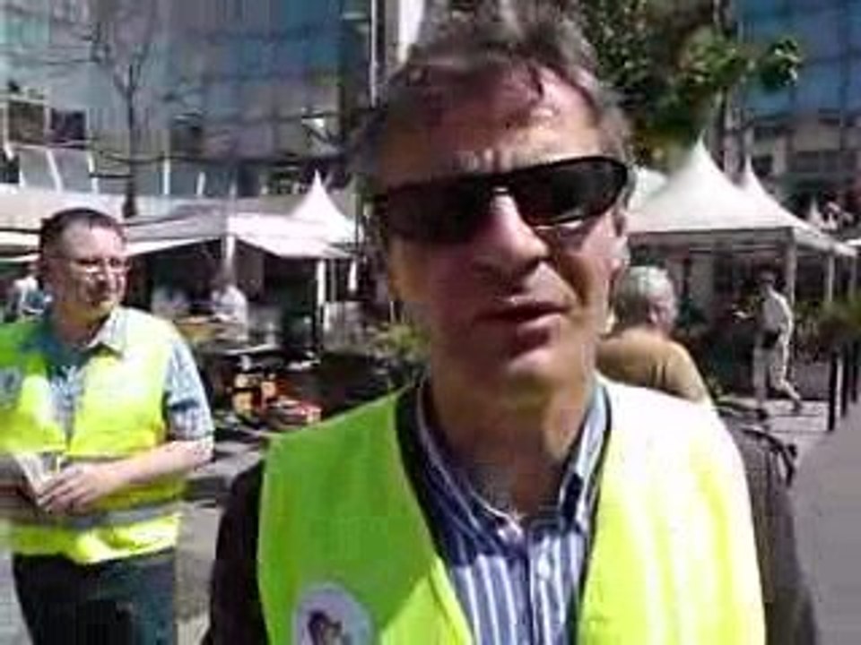 LEVALLOIS: LES SOCIALISTES RECLAMENT DES PISTES CYCLABLES SE
