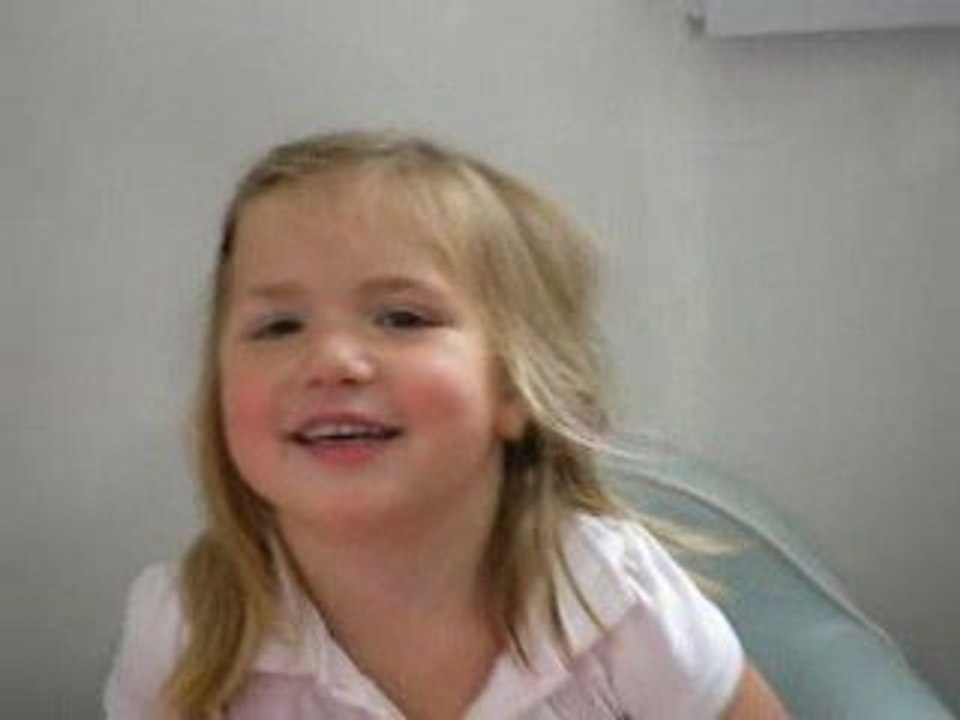 Nini chante Oh L'escargot