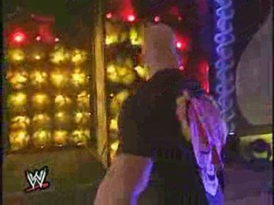 Kane beat Triple H