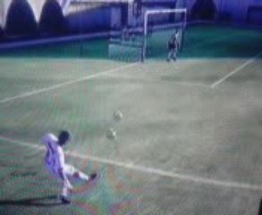 Magnifique But de Juninho coup-franc Ressemblance OL - Barça