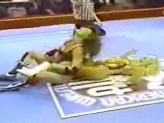 Magnificent Mimi vs Candi Devine