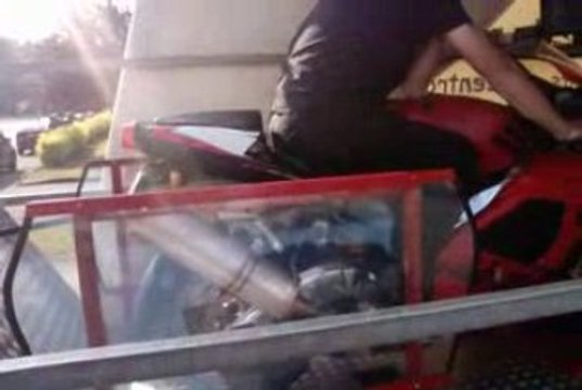 Passage au banc d'éssai Aprilia RSV 1000