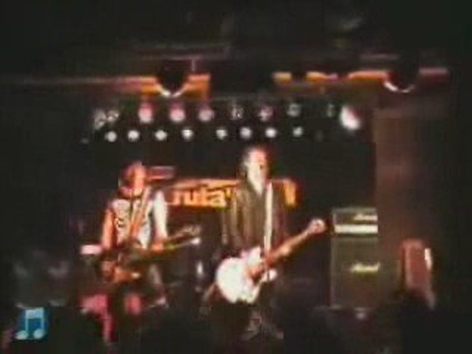 BROKEN LIKE US - LIVE GRUTA 77