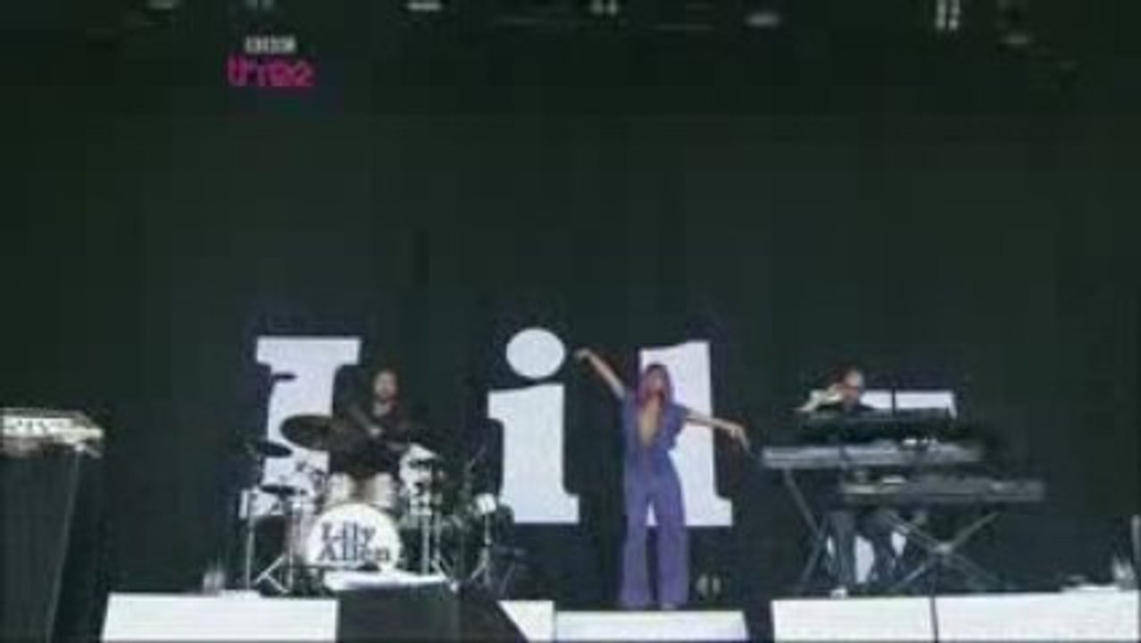 Lily Allen Womanizer live glast2009